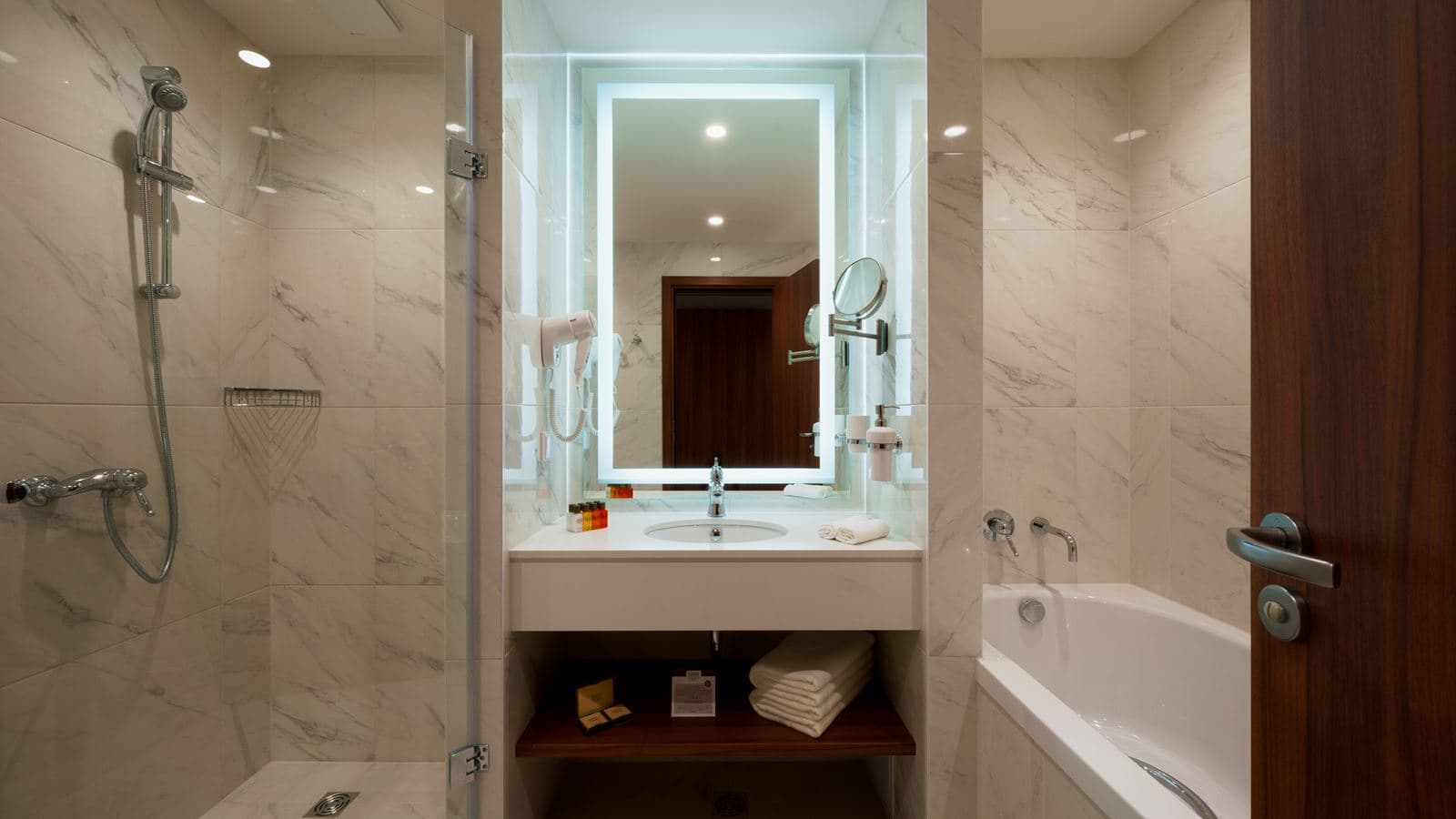 rooms-standard-room-poolview-balcony-or-terrace