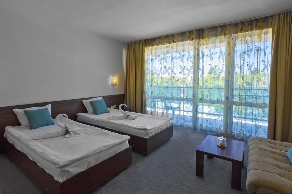 rooms-standard-room