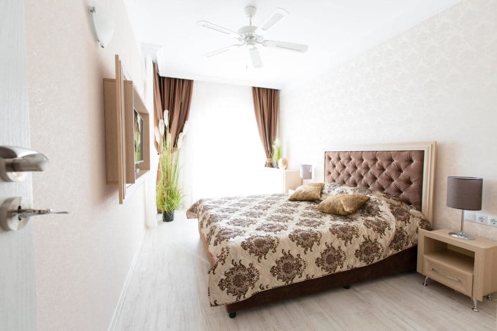 rooms-2-bedroom-deluxe-apartment-balcony