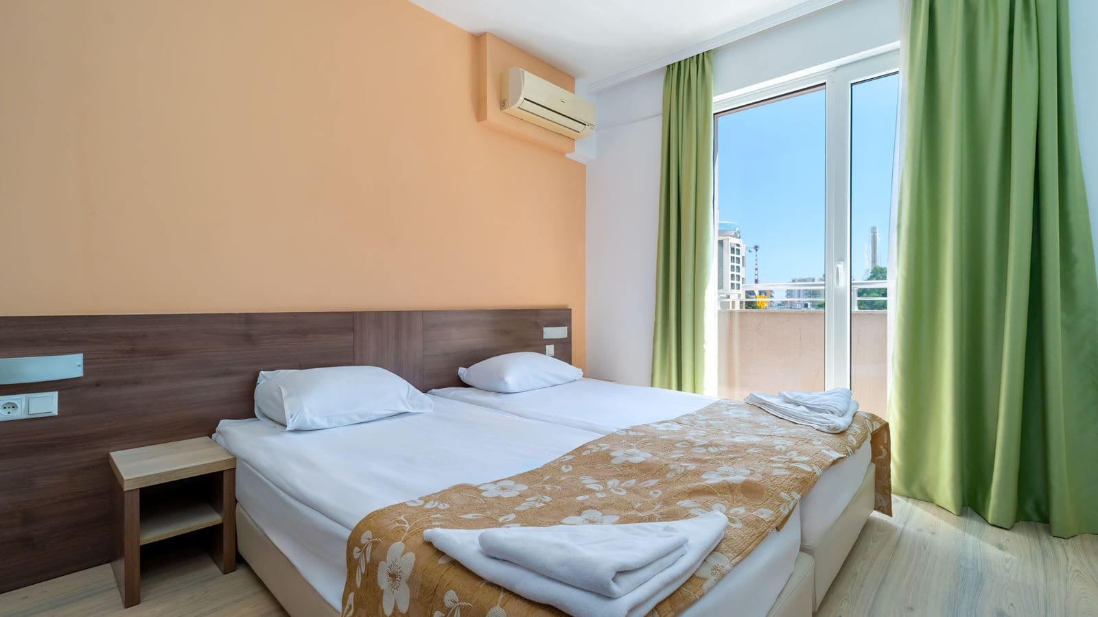 rooms-suite-room