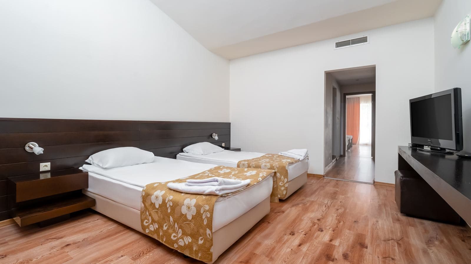rooms-family-room