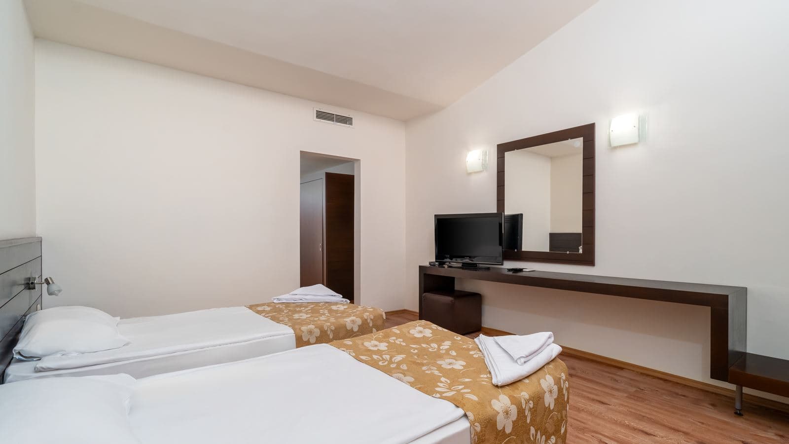 rooms-family-room