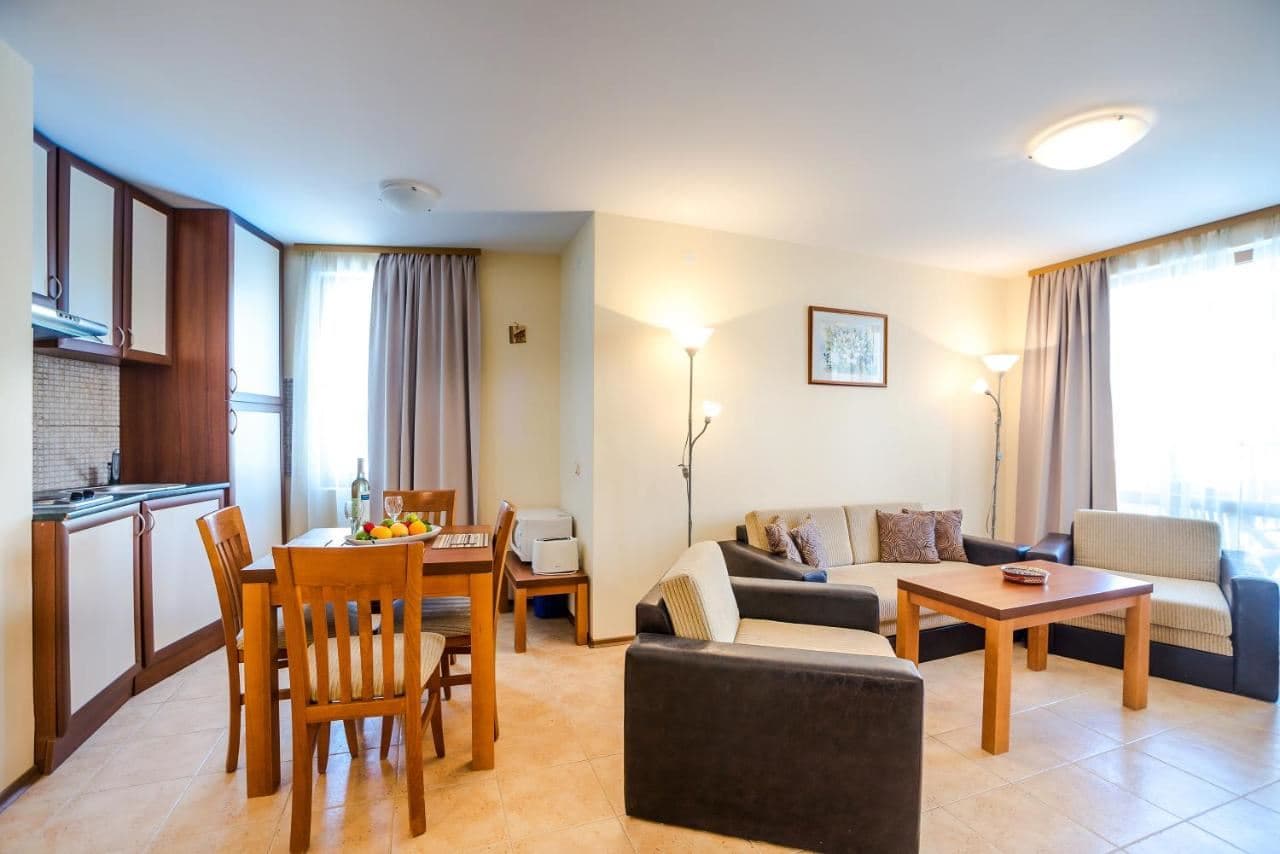 rooms-1-bedroom-standard-apartment-balcony