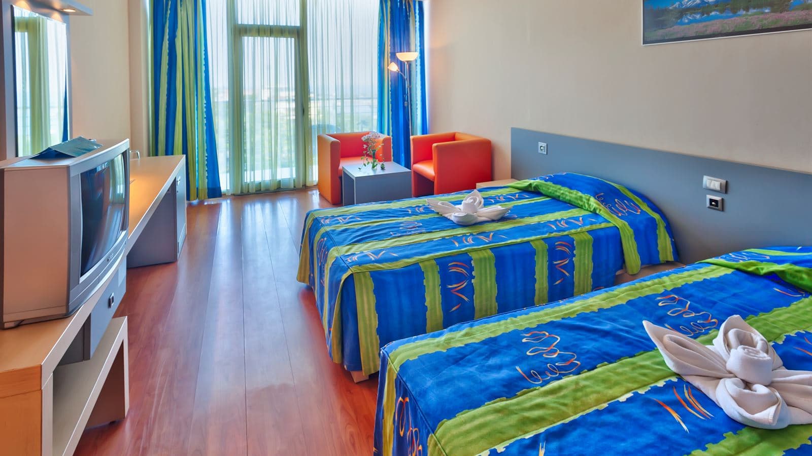 rooms-double-room-side-sea-view-3-pax