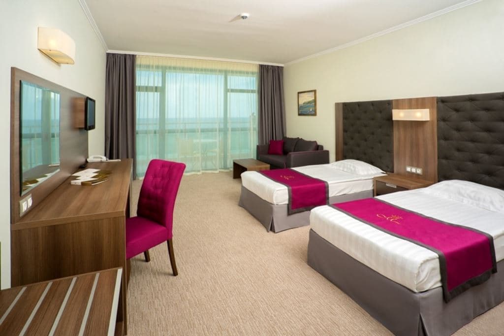 rooms-standard-room-gardenview-balcony