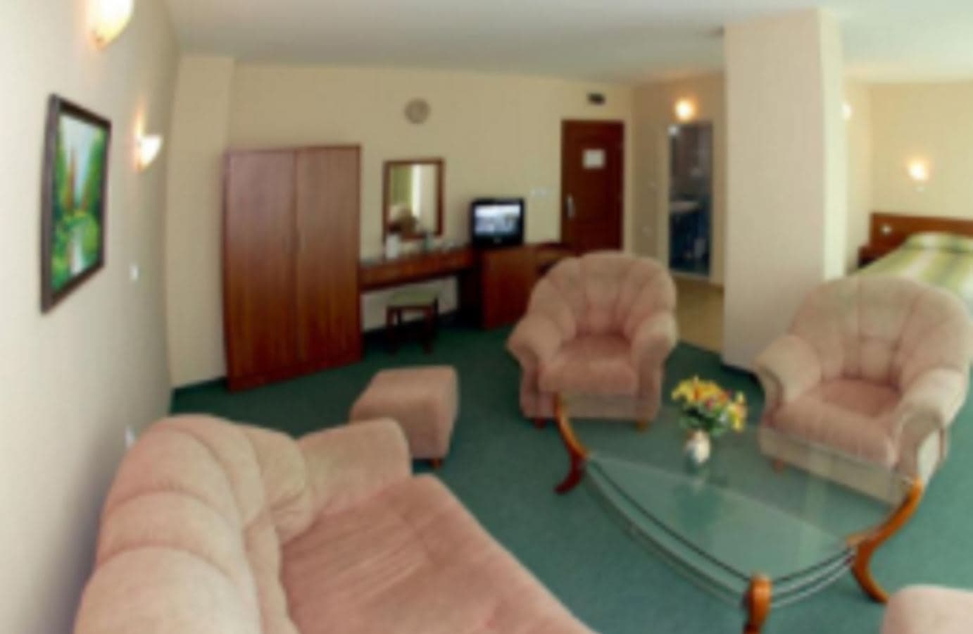 rooms-standard-family-room