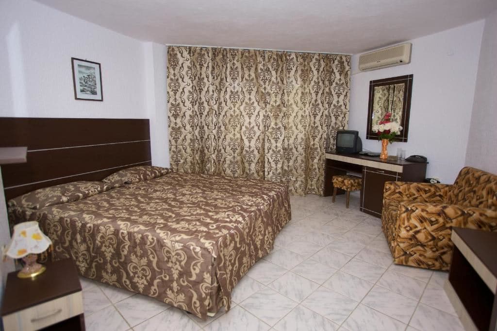 rooms-standard-room