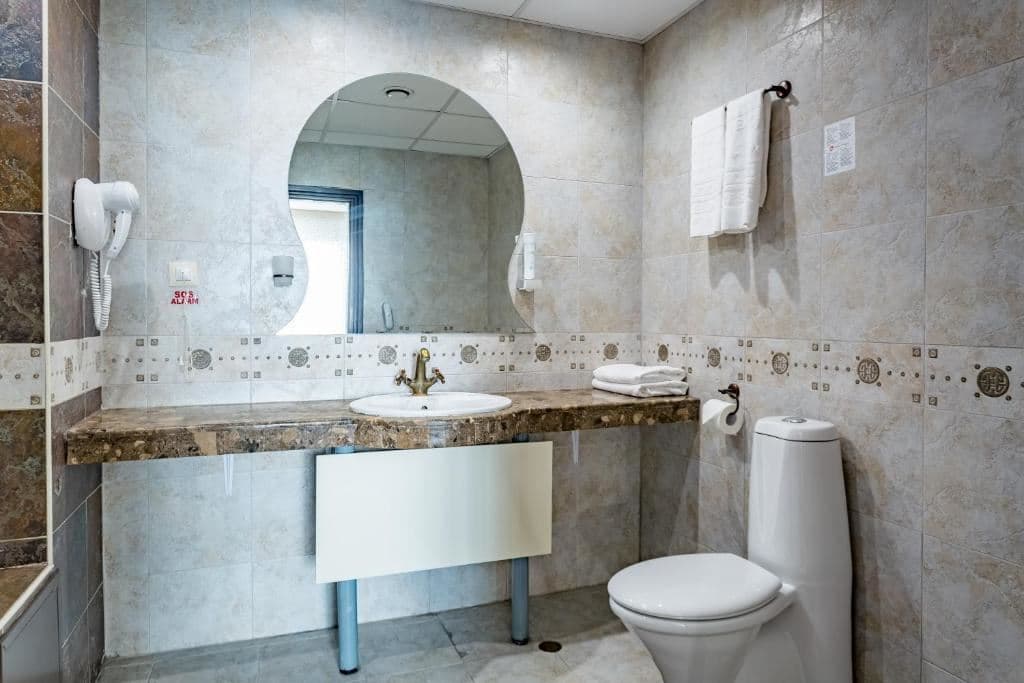 rooms-1-bedroom-deluxe-apartment-balcony-or-terrace