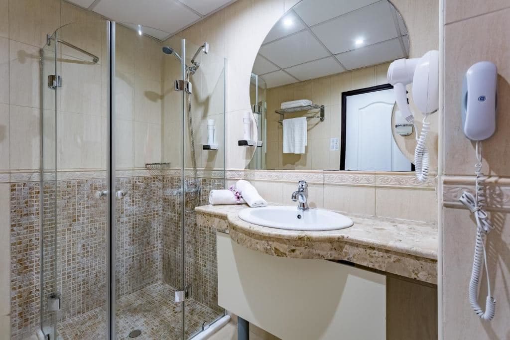 rooms-standard-juniorsuite-park-view-balcony-or-terrace