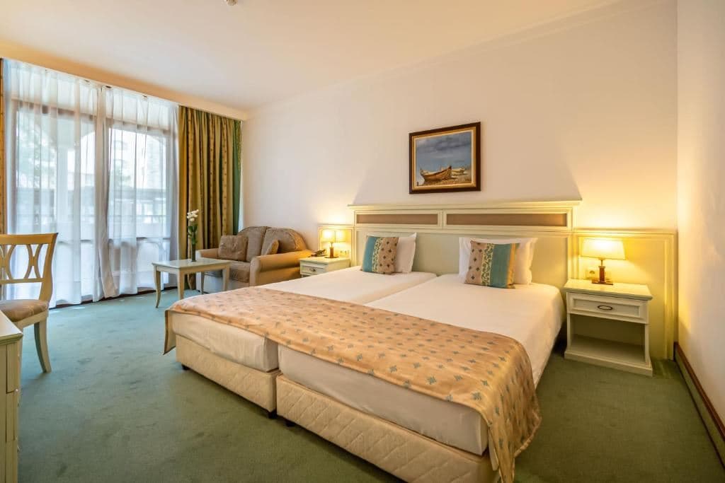 rooms-standard-room-gardenview-balcony