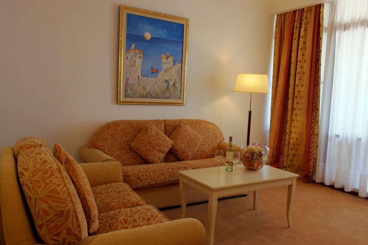 rooms-duplex-standard-suite-balcony-or-terrace