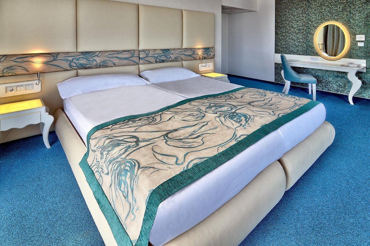 rooms-junior-suite-with-sea-side-view