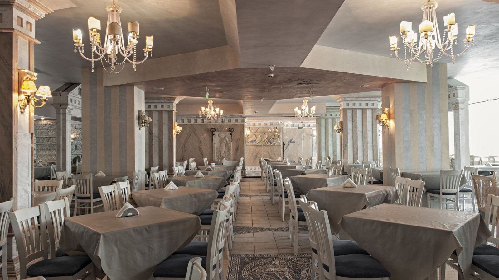 restaurants-main-restaurant-chaika