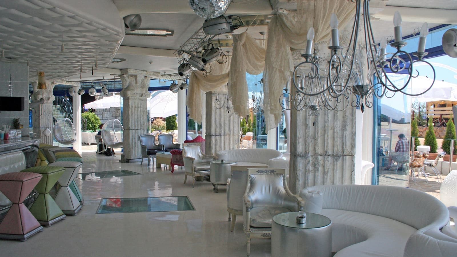 bars-mystic-club