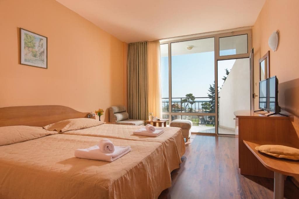 rooms-twin-standard-room-seaview-balcony-or-terrace