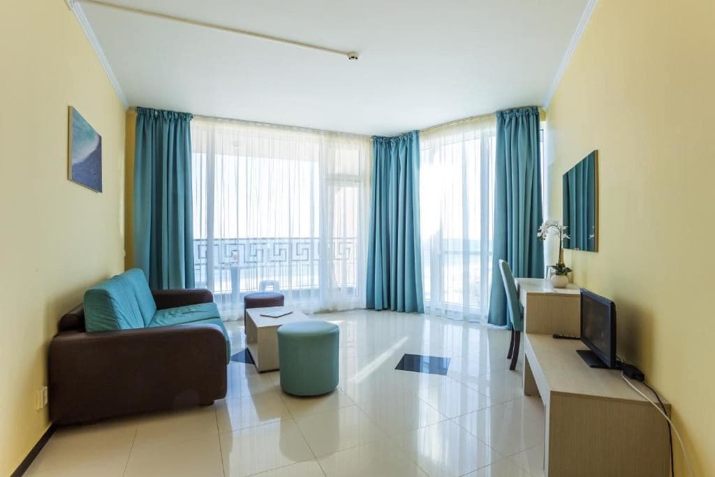 rooms-one-bedroom-apartment-sea-view