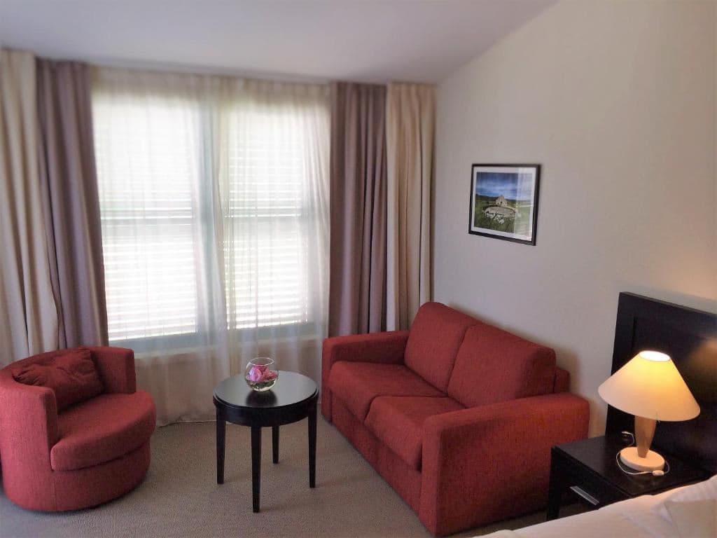 rooms-family-room-balcony