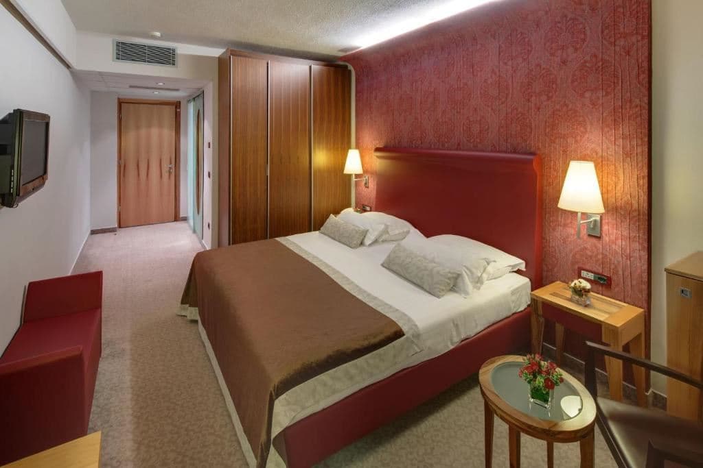 rooms-classic-room-balcony