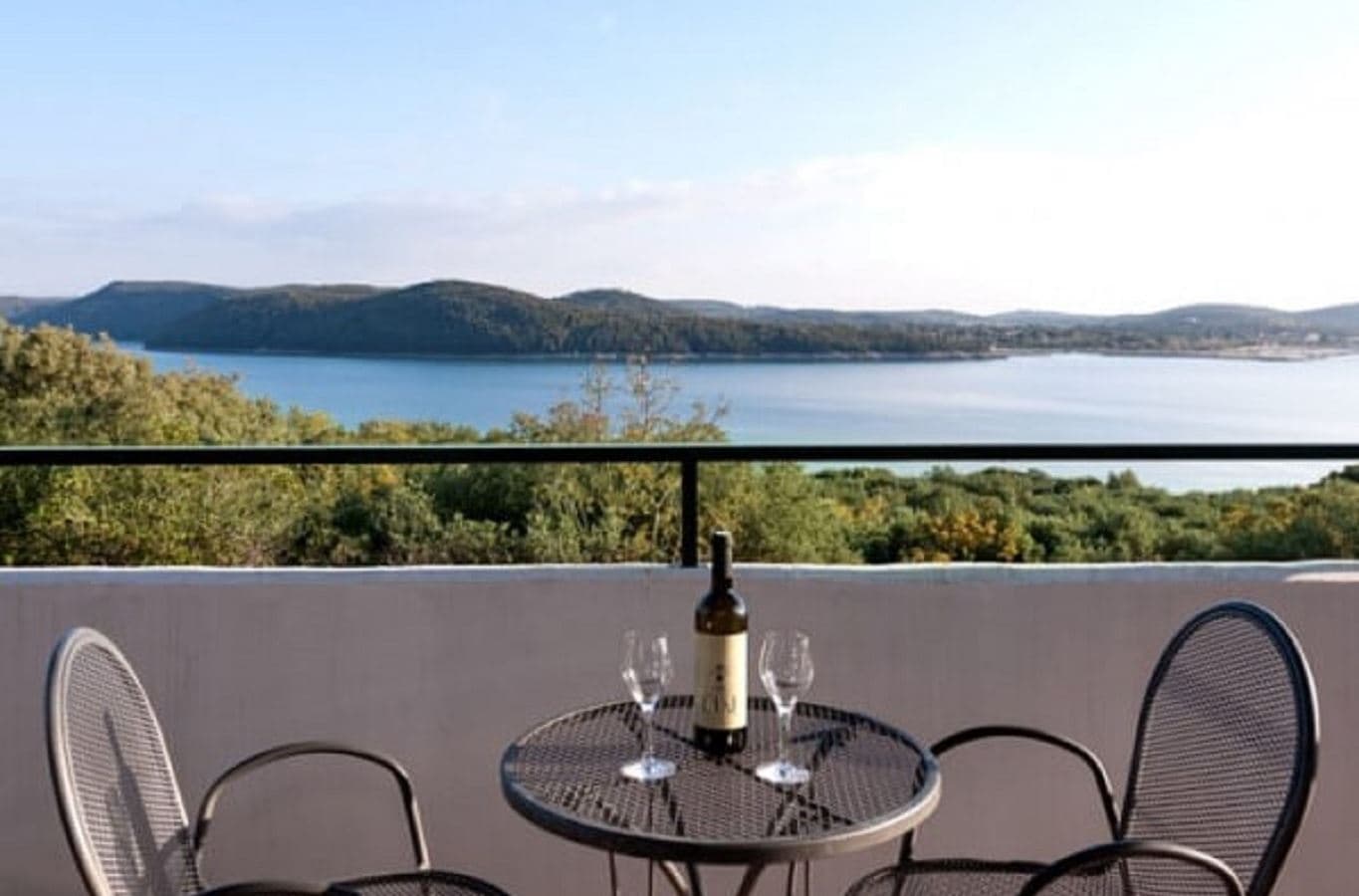 rooms-2-bedroom-apartment-balcony-or-terrace