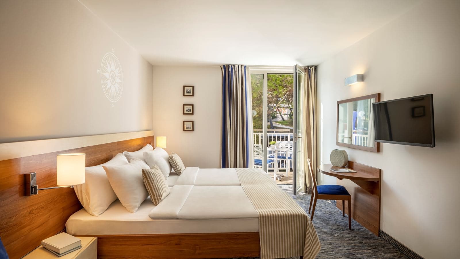rooms-classic-room