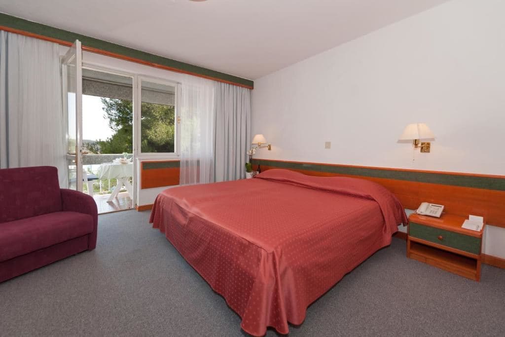 rooms-superior-room-balcony