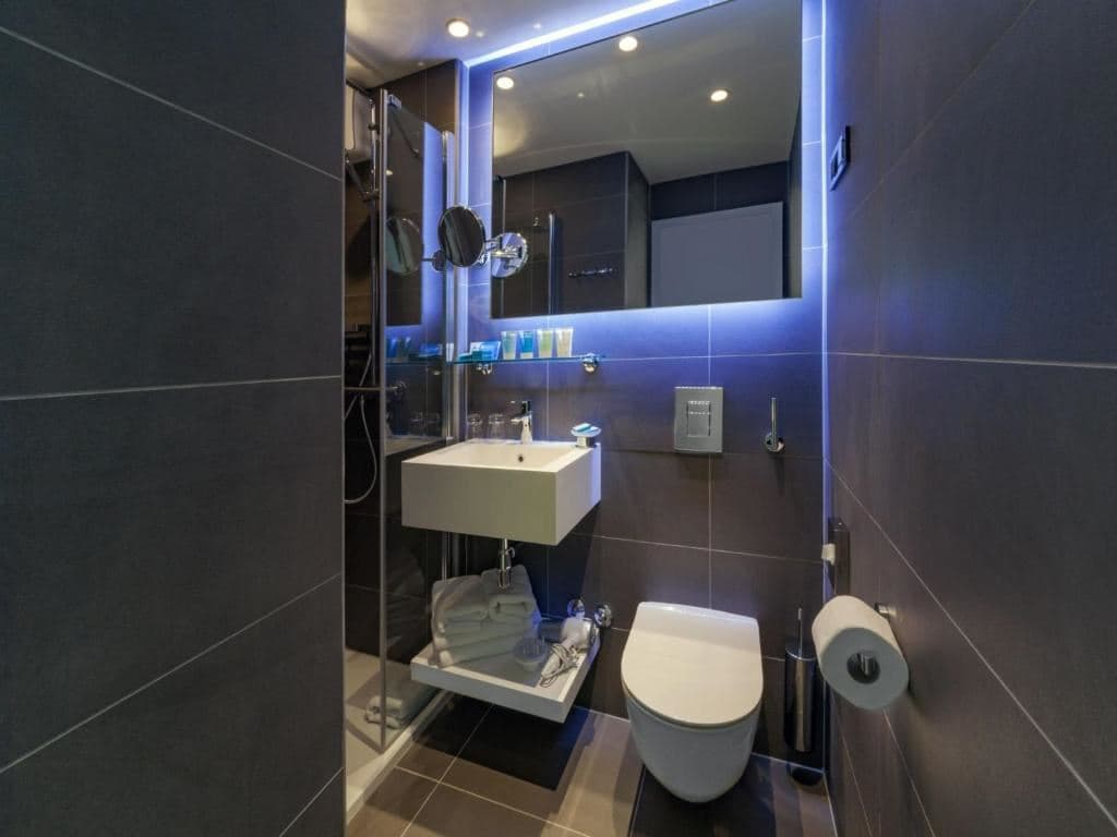 rooms-annex-room-balcony