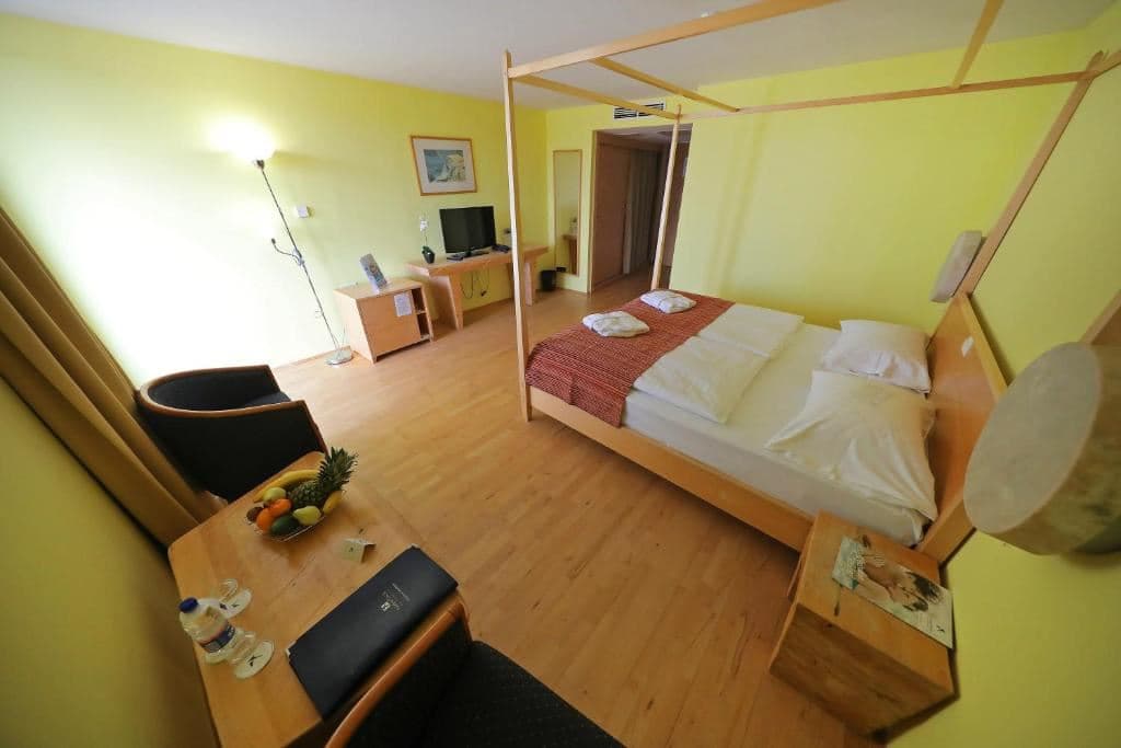 rooms-double-standard-room