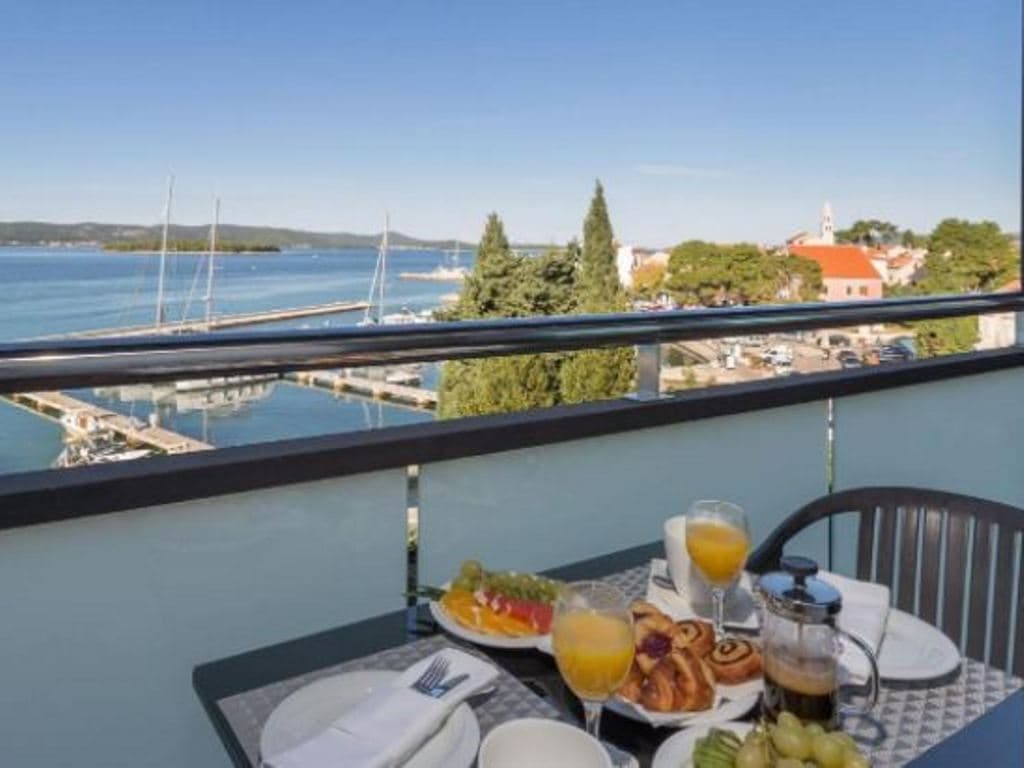 restaurants-restaurant