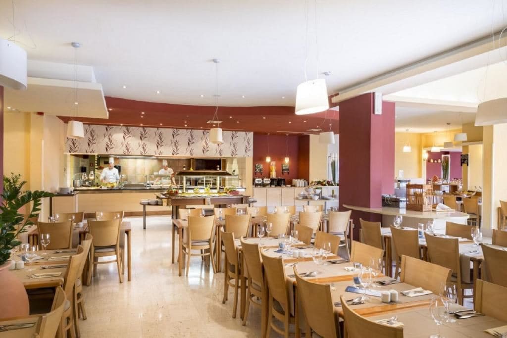 restaurants-restaurants
