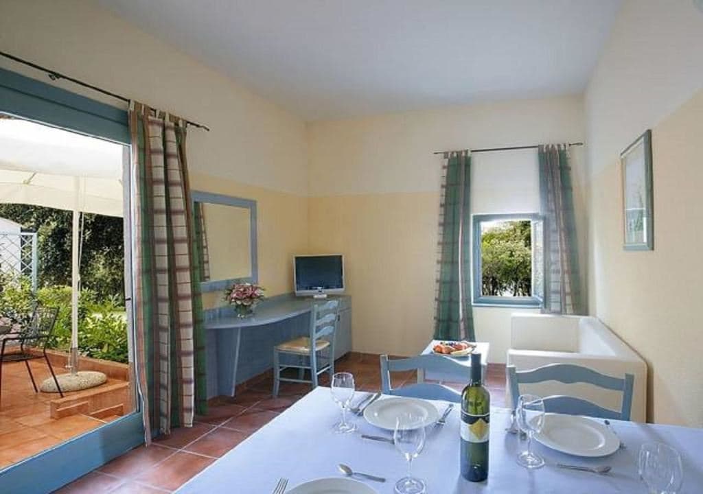 rooms-classic-villa-seaside-balcony-or-terrace