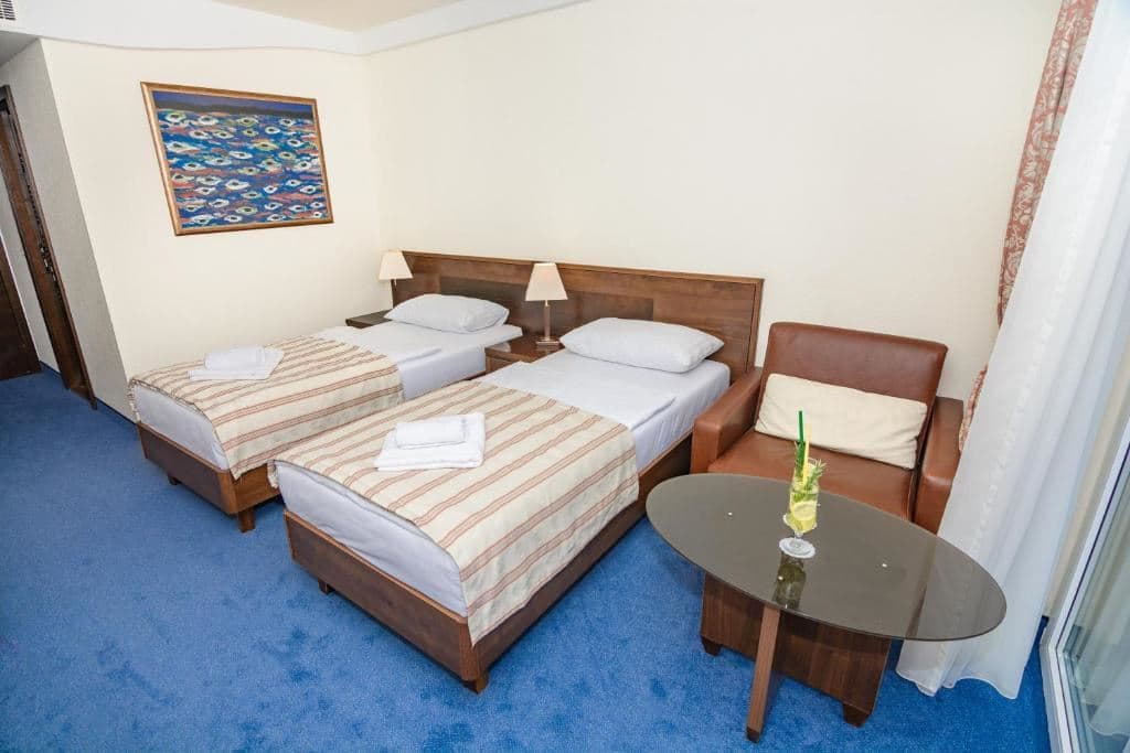 rooms-double-superior-room-seaview-balcony