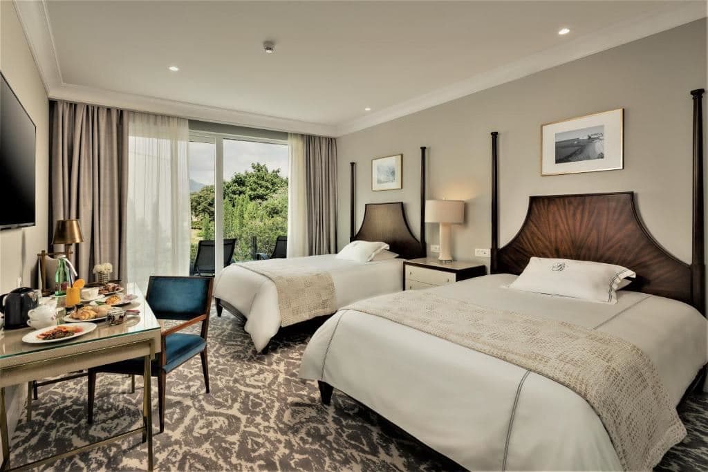 rooms-double-deluxe-room-balcony