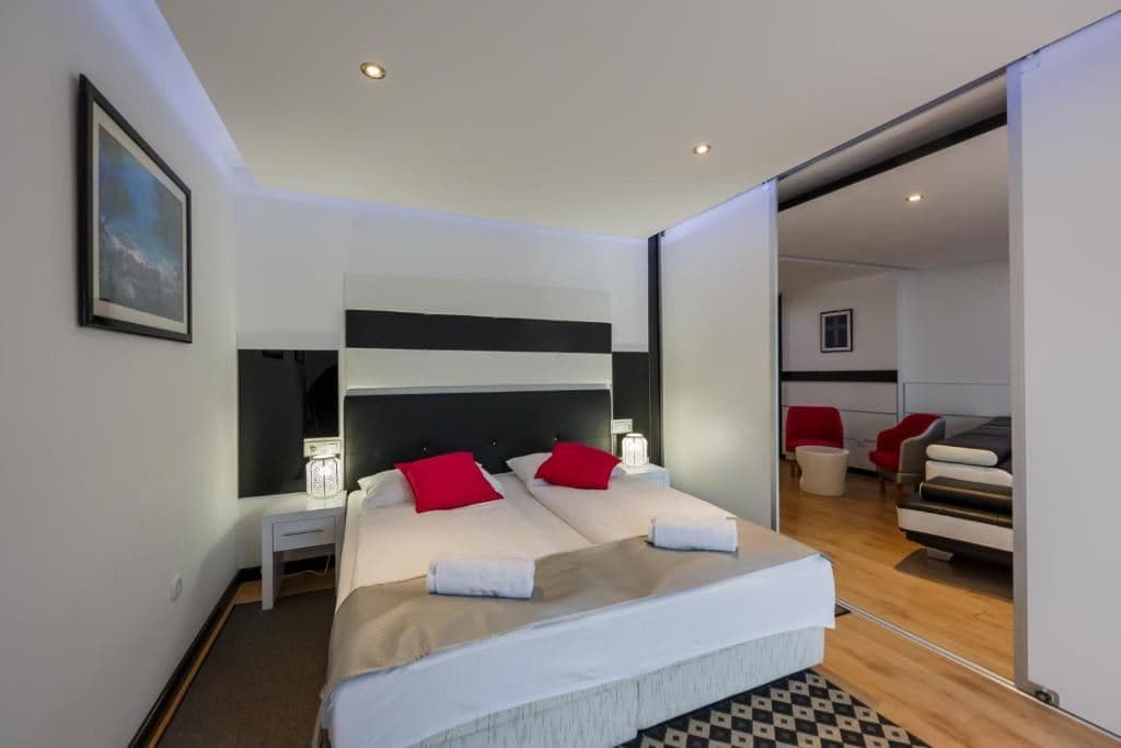 rooms-apartment-balcony-or-terrace