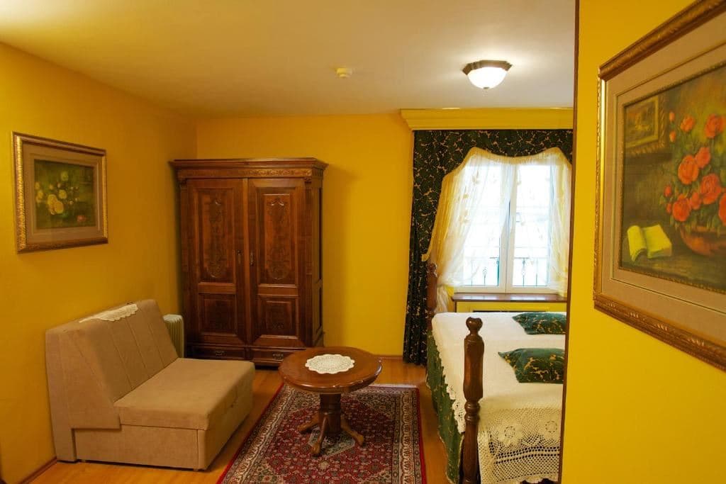 rooms-superior-room
