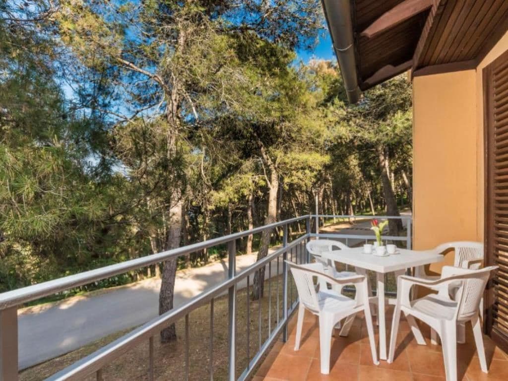 rooms-1-bedroom-apartment-park-view-balcony
