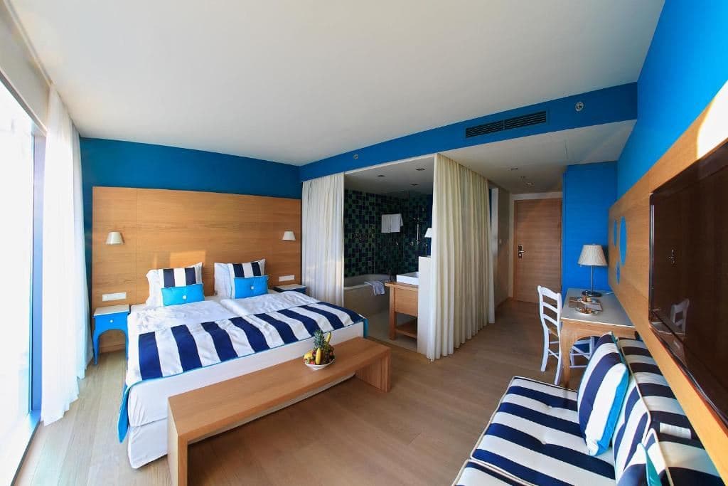 rooms-superior-room-park-view-balcony