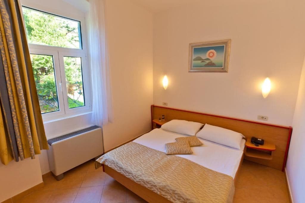rooms-double-standard-room-park-view
