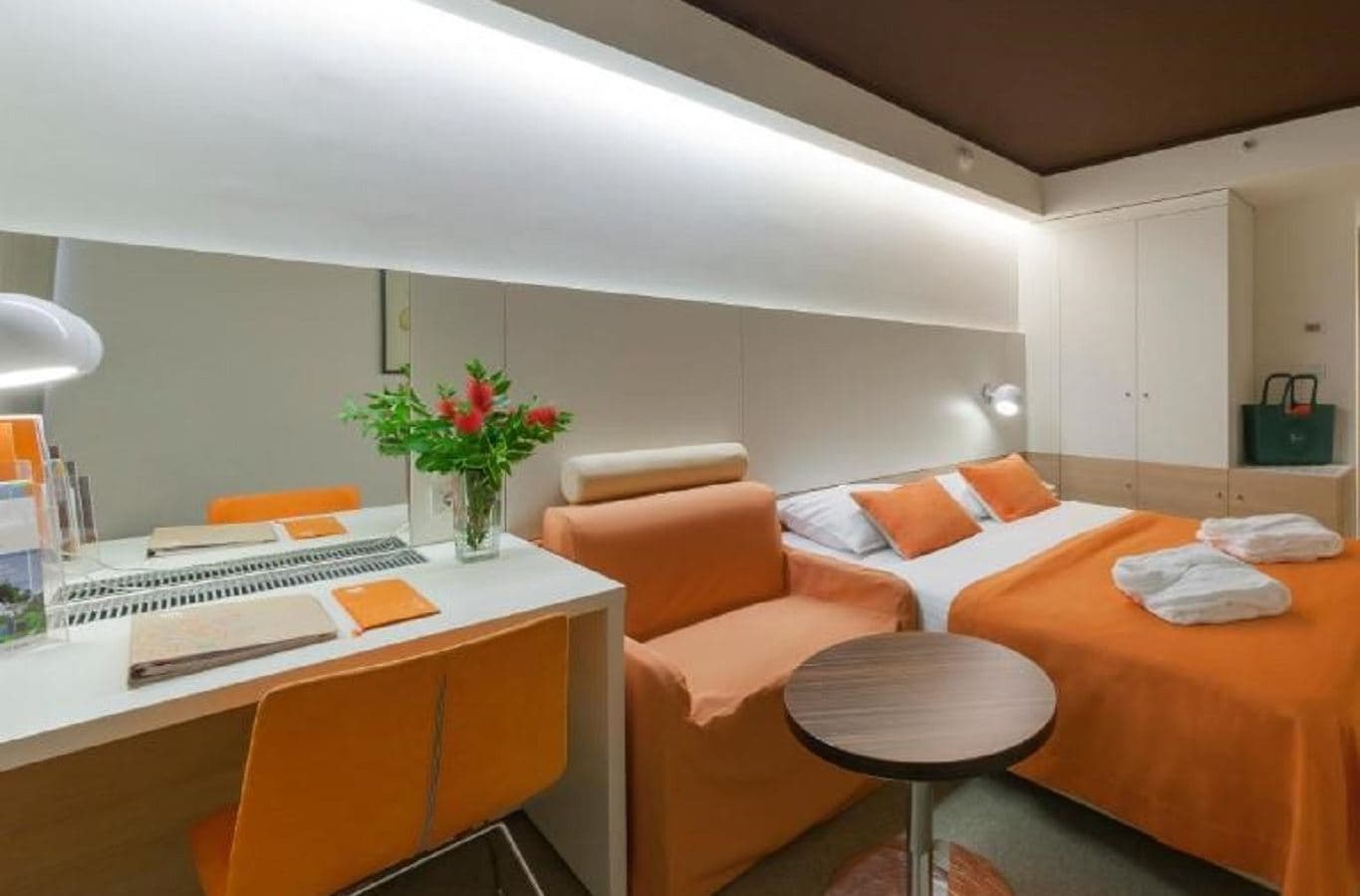 rooms-double-standard-room-seaside-balcony