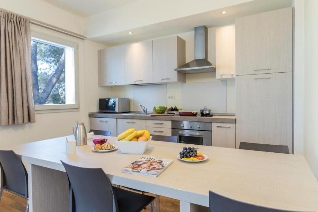 rooms-standard-villa-seaview-balcony