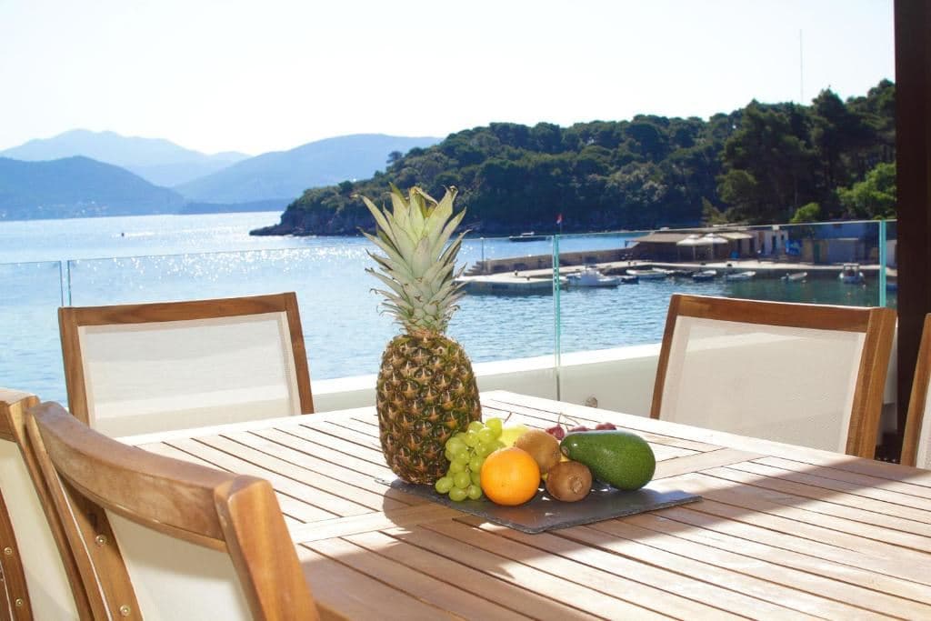 rooms-2-bedroom-suite-seaview-balcony