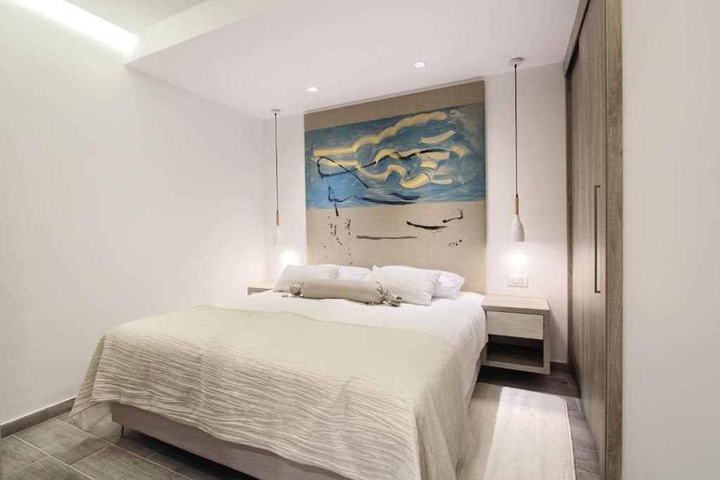 rooms-1-bedroom-premium-suite-seaview-balcony