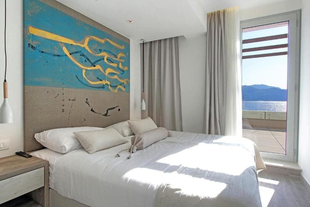 rooms-2-bedroom-premium-suite-seaview-balcony