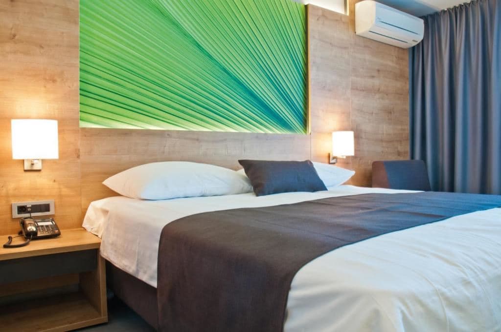 rooms-triple-superior-room-balcony