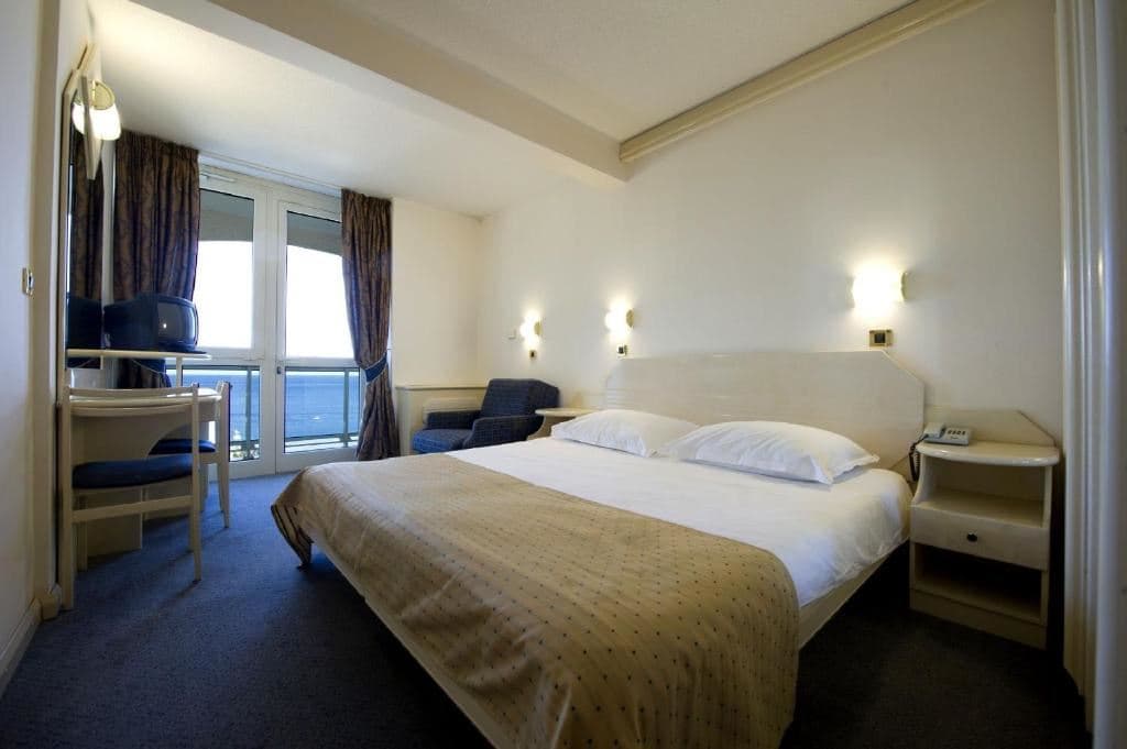 rooms-double-classic-room-seaside-balcony