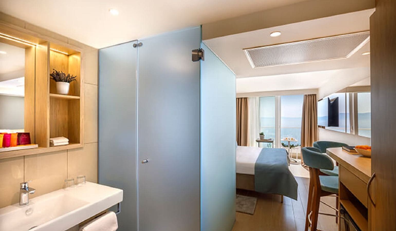 rooms-double-superior-room-sea-view-balcony