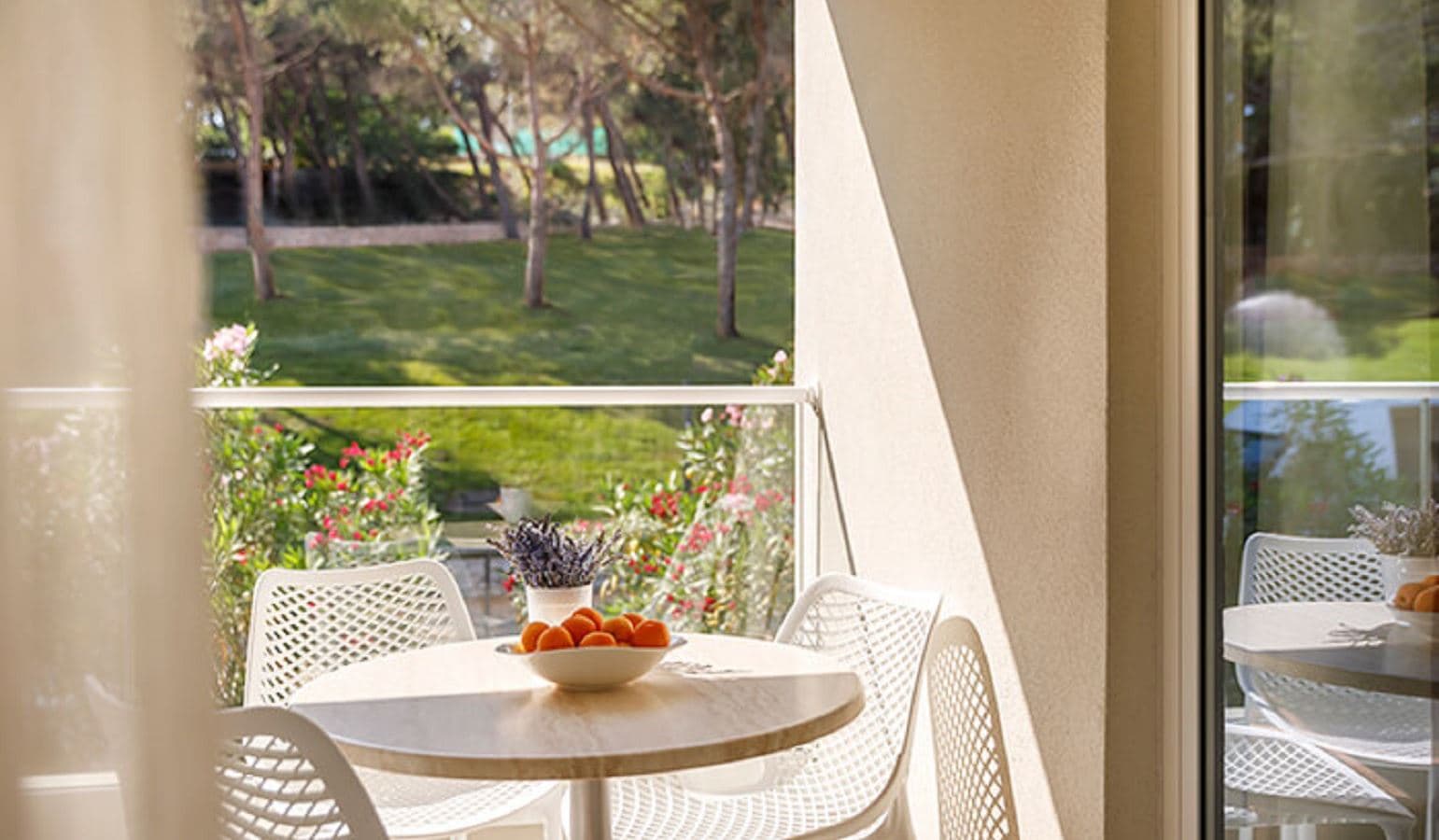 rooms-junior-suite-balcony