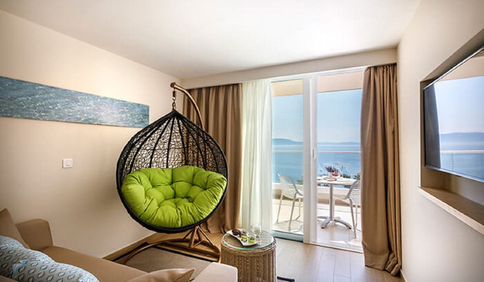 rooms-junior-suite-sea-view-balcony