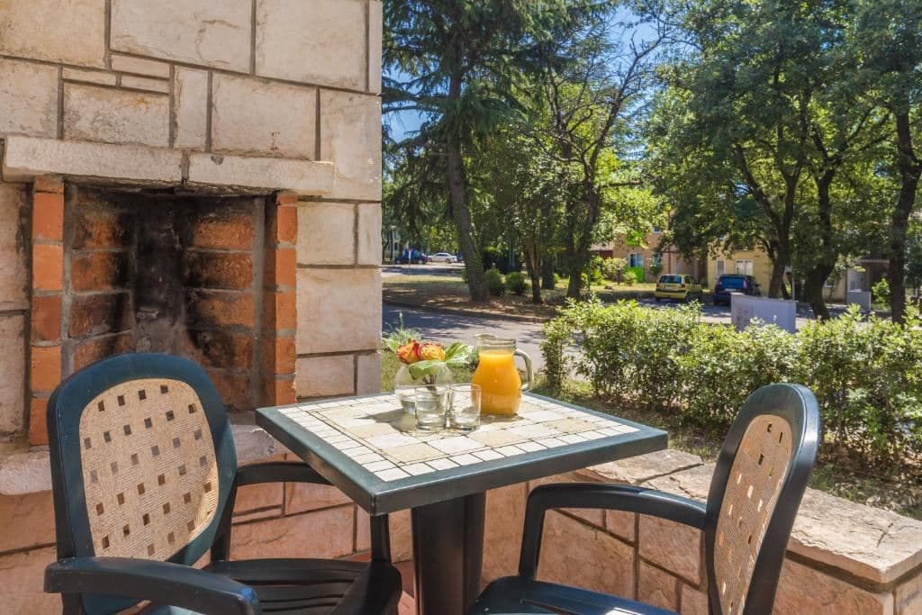 rooms-1-bedroom-apartment-park-view-balcony-economy