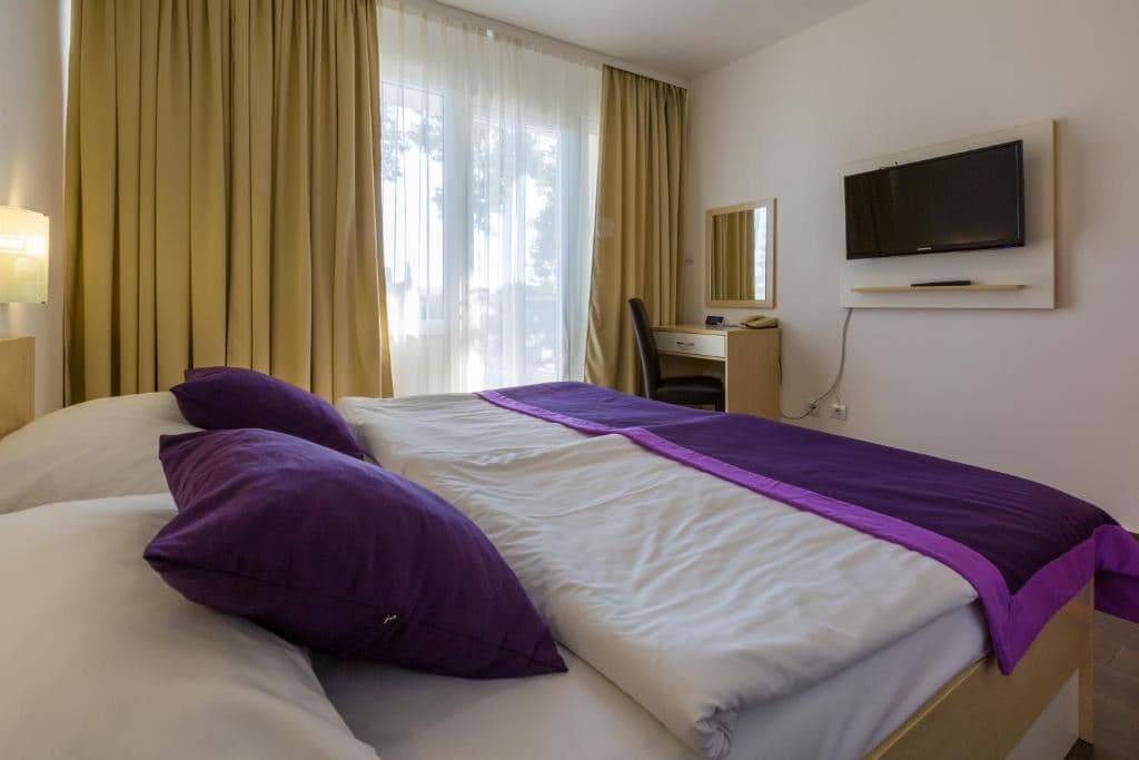 rooms-standard-room