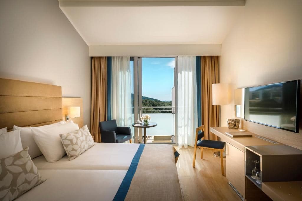 rooms-double-classic-room-park-view